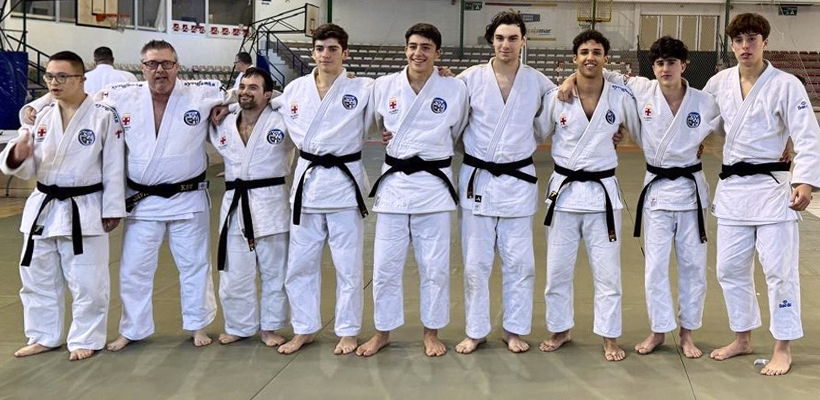 8 NUEVOS CINTURONES NEGROS EN KSV